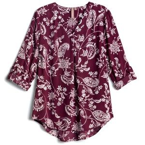 💟 2 for $20
Like New! Brina & Em Lemmy V-Neck Top